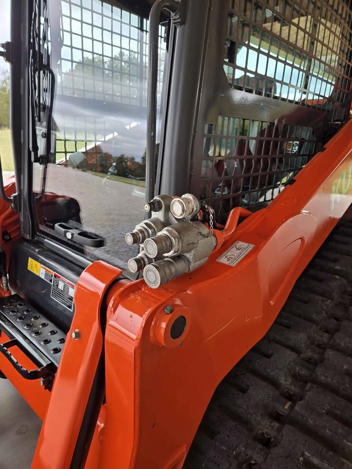 2017 Kubota svl95-2S High Flow Skidsteer photo 19