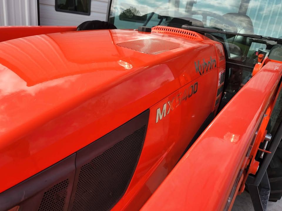 2020 Kubota mx5400 4x4 photo 2