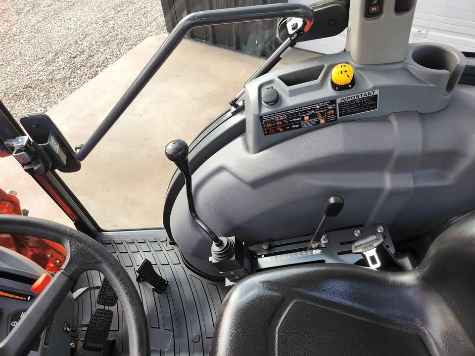 2020 Kubota mx5400 4x4 photo 3