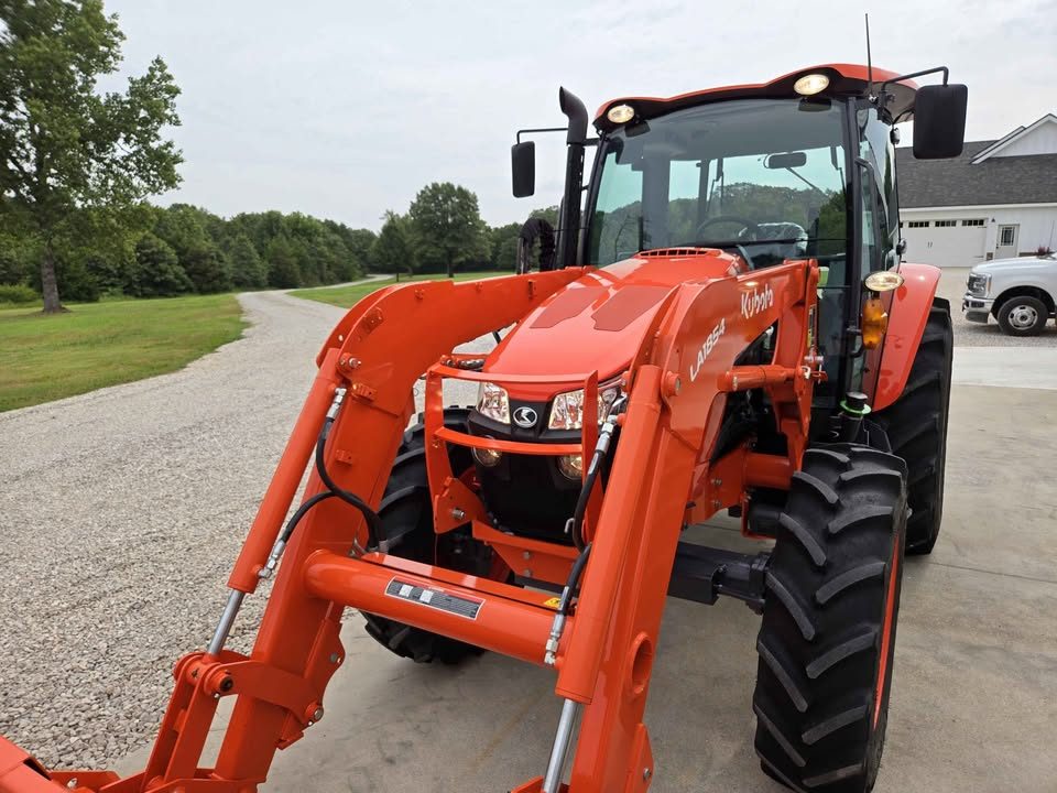 2022 Kubota m5-111 photo 9