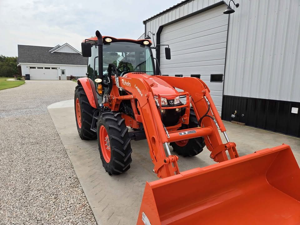 2022 Kubota m5-111 photo 10