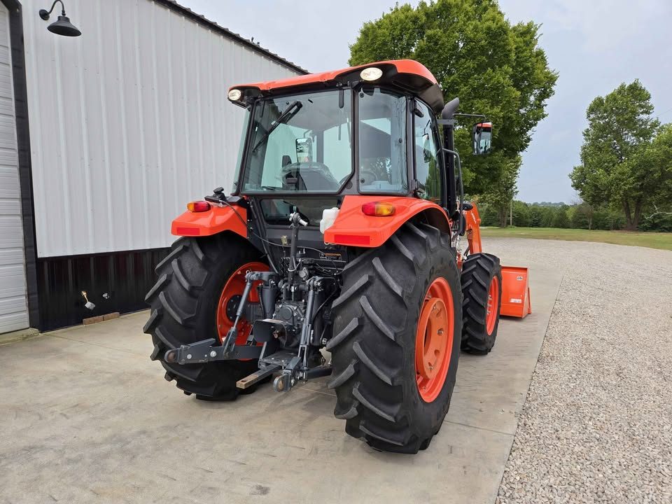 2022 Kubota m5-111 photo 13