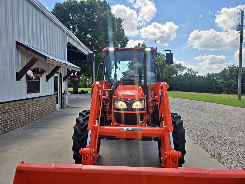 2023 Kubota m4-071 Deluxe photo 3