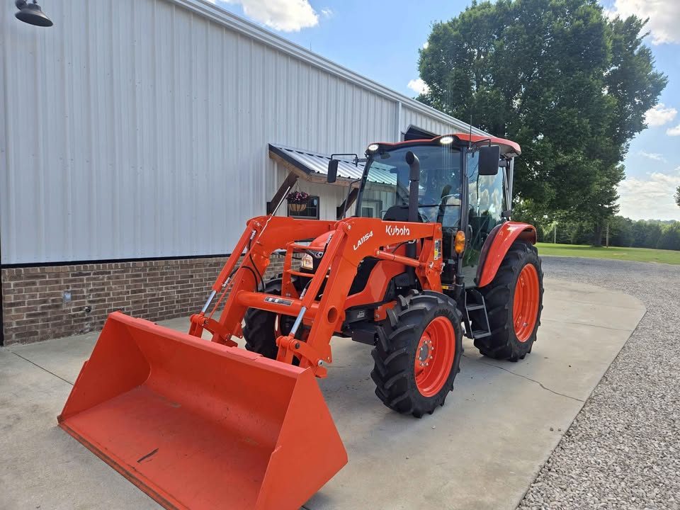 2023 Kubota m4-071 Deluxe photo 4