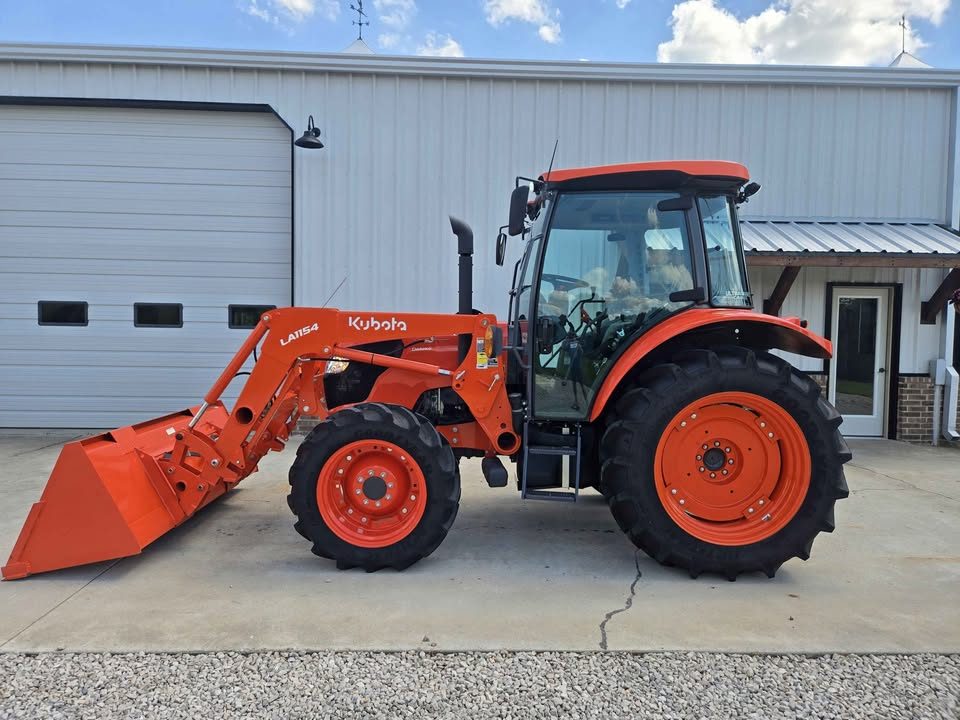 2023 Kubota m4-071 Deluxe photo 5