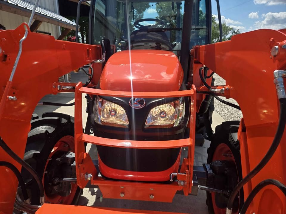 2023 Kubota m4-071 Deluxe photo 9