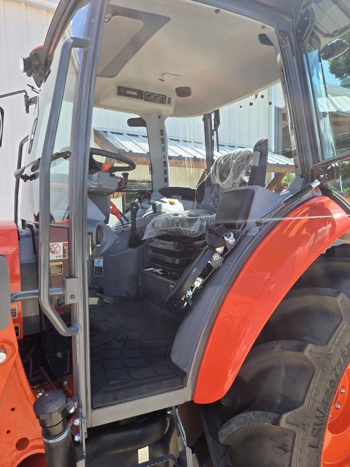 2023 Kubota m4-071 Deluxe photo 13
