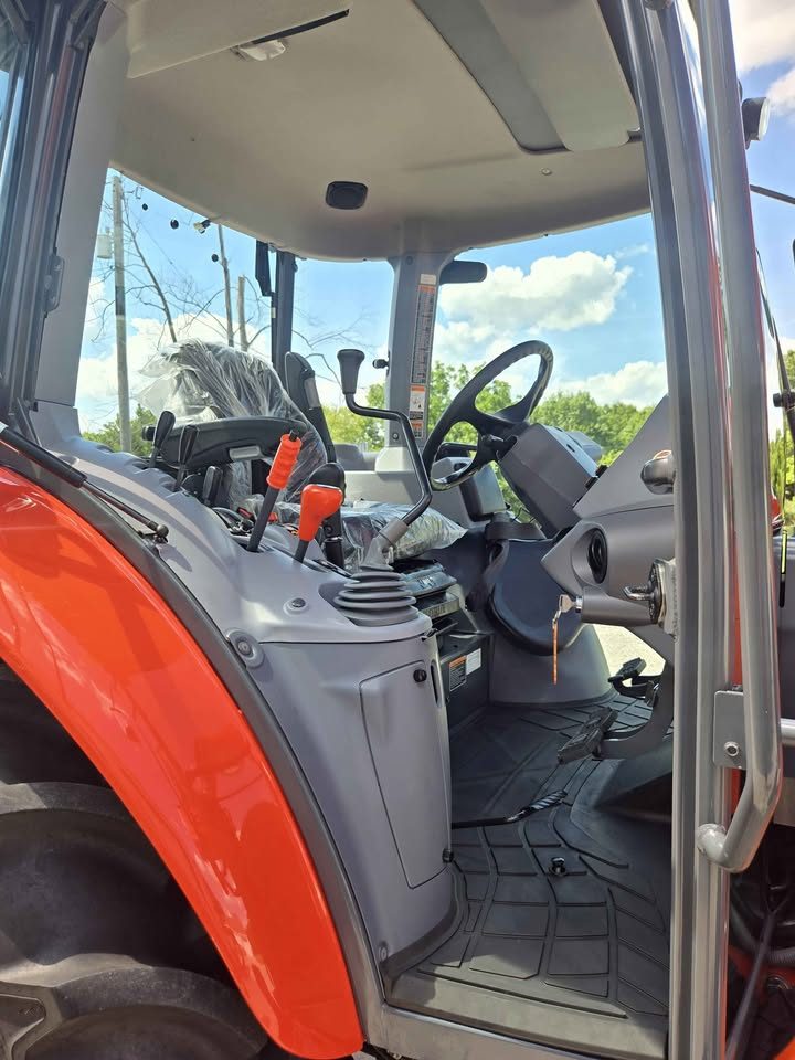 2023 Kubota m4-071 Deluxe photo 14