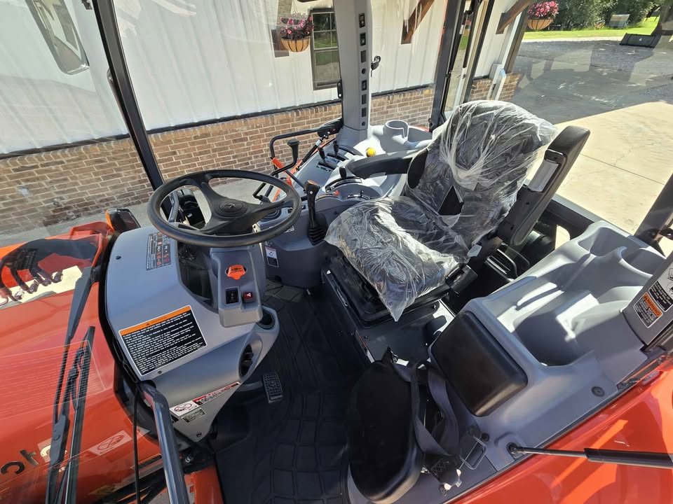 2023 Kubota m4-071 Deluxe photo 15