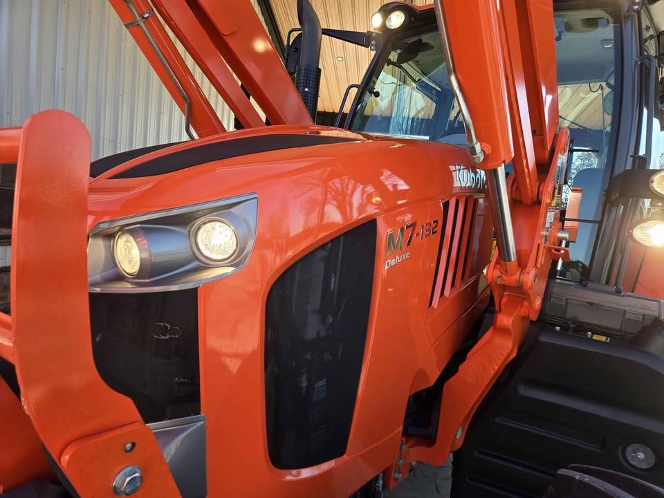 2023 Kubota m7-132 Deluxe photo 5