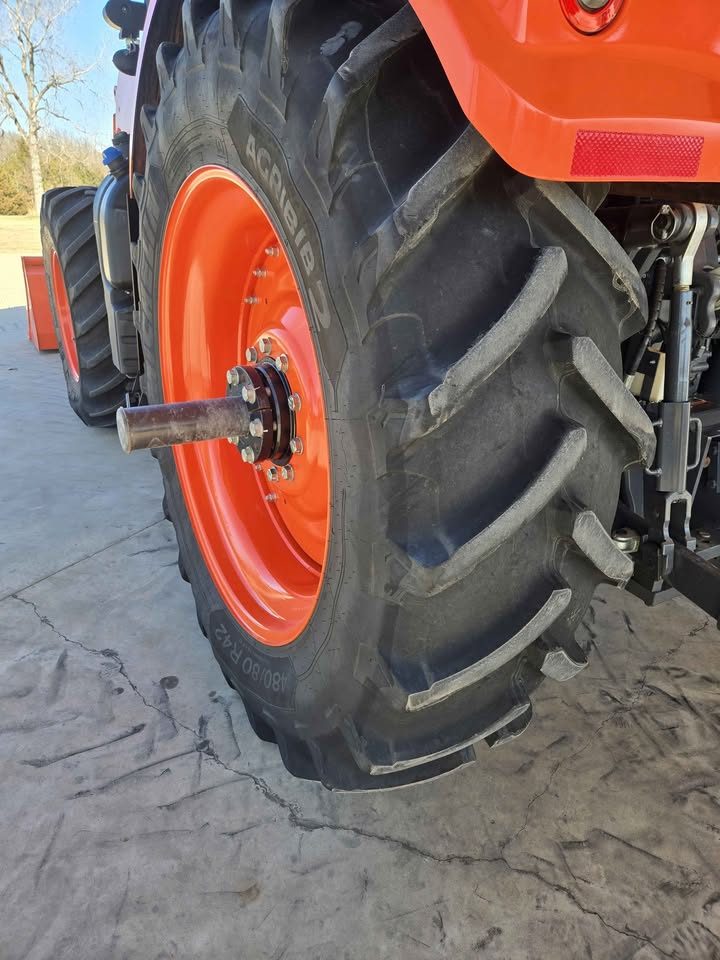 2023 Kubota m7-132 Deluxe photo 6