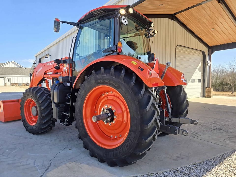 2023 Kubota m7-132 Deluxe photo 14