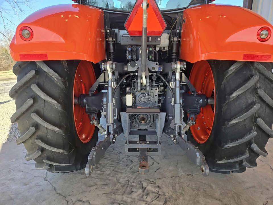 2023 Kubota m7-132 Deluxe photo 16