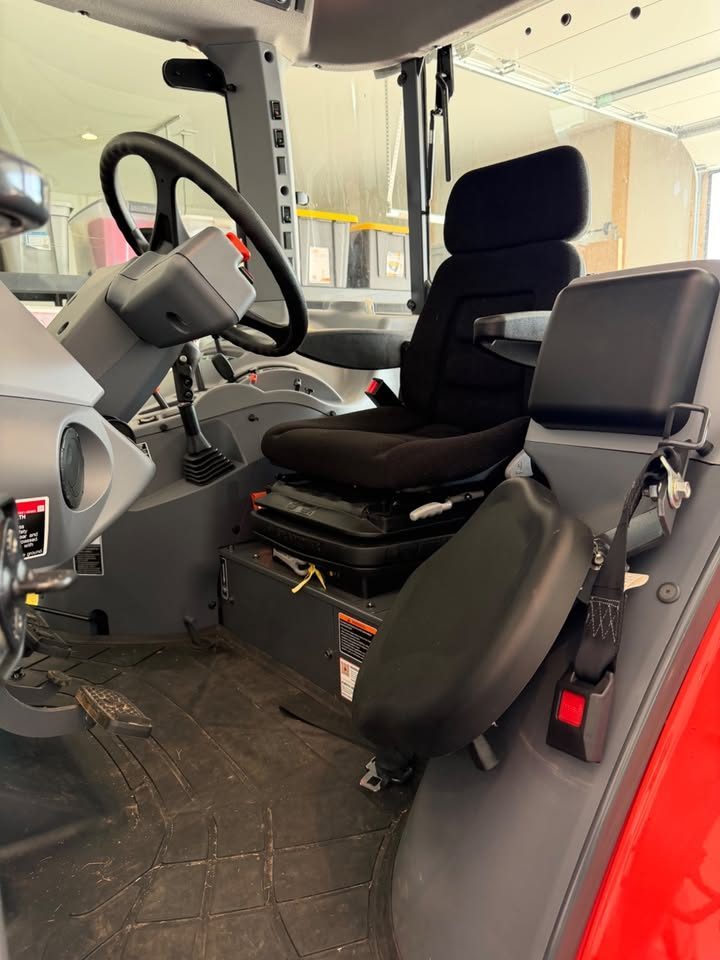 2023 Kubota M4-071 photo 15