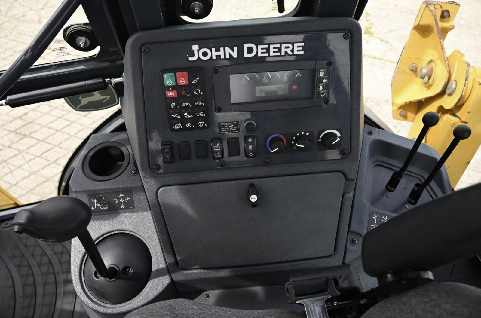2015 John Deere 310SL photo 3