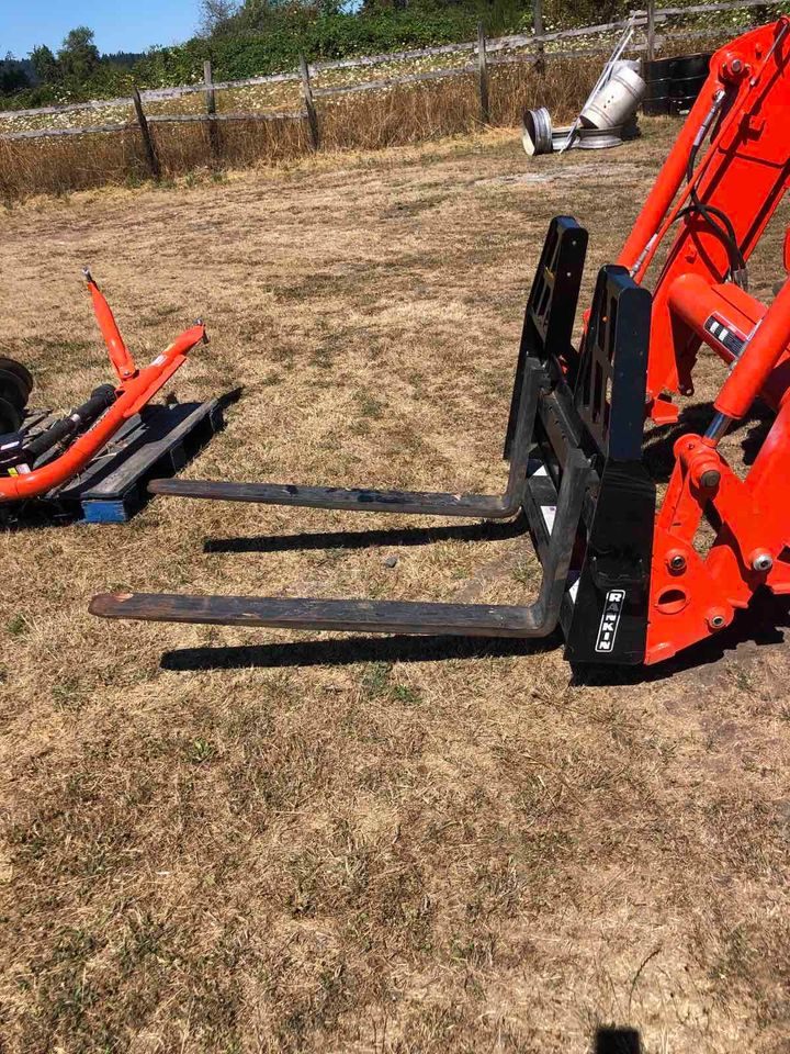 2021 Kubota M7060 + Implements! photo 7