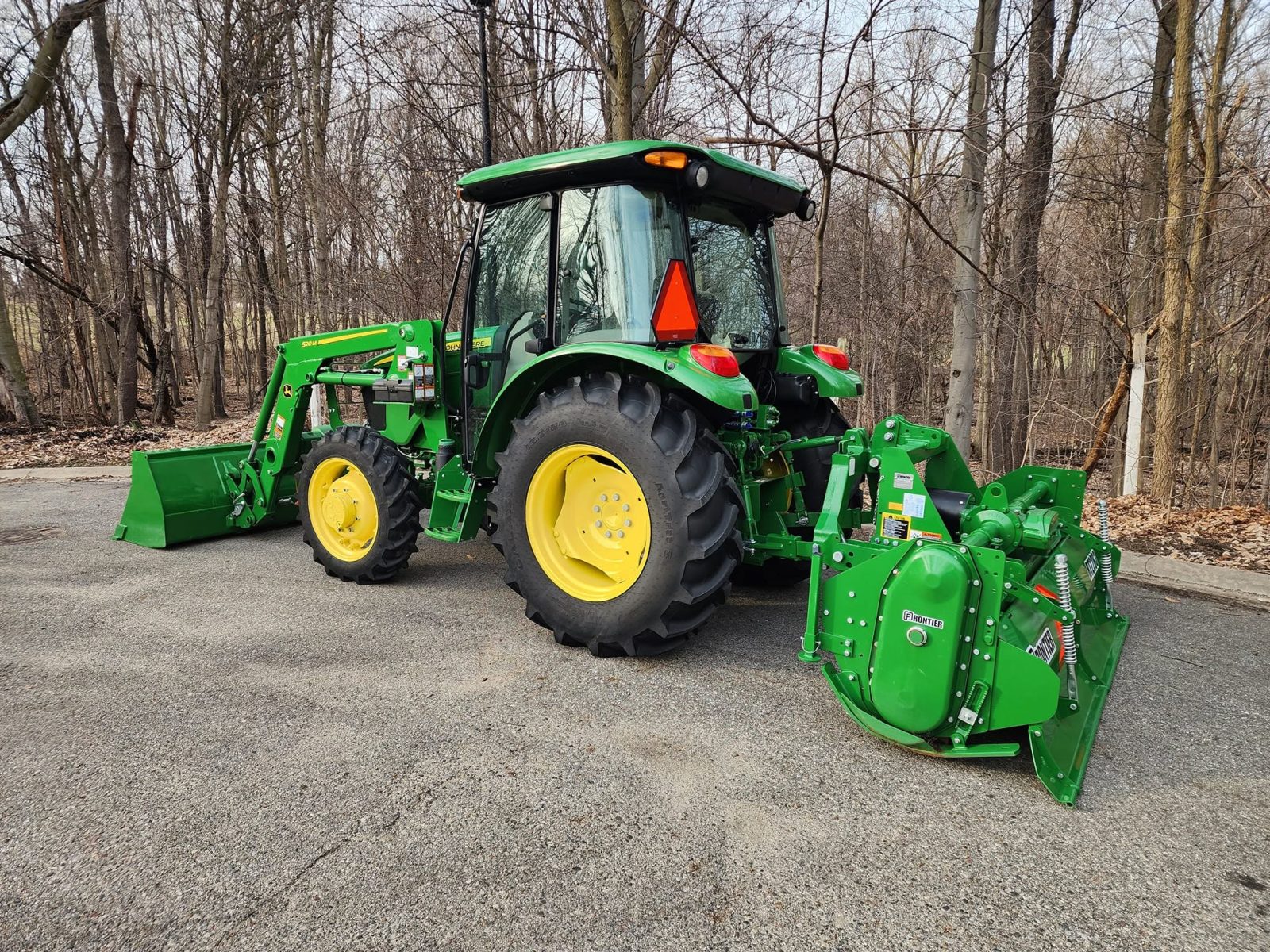 2021 John Deere 5065E + Implements! photo 19