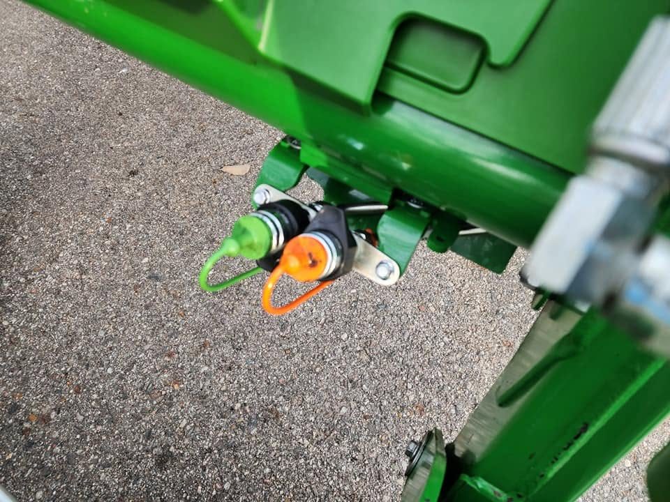 2021 John Deere 5065E + Implements! photo 29