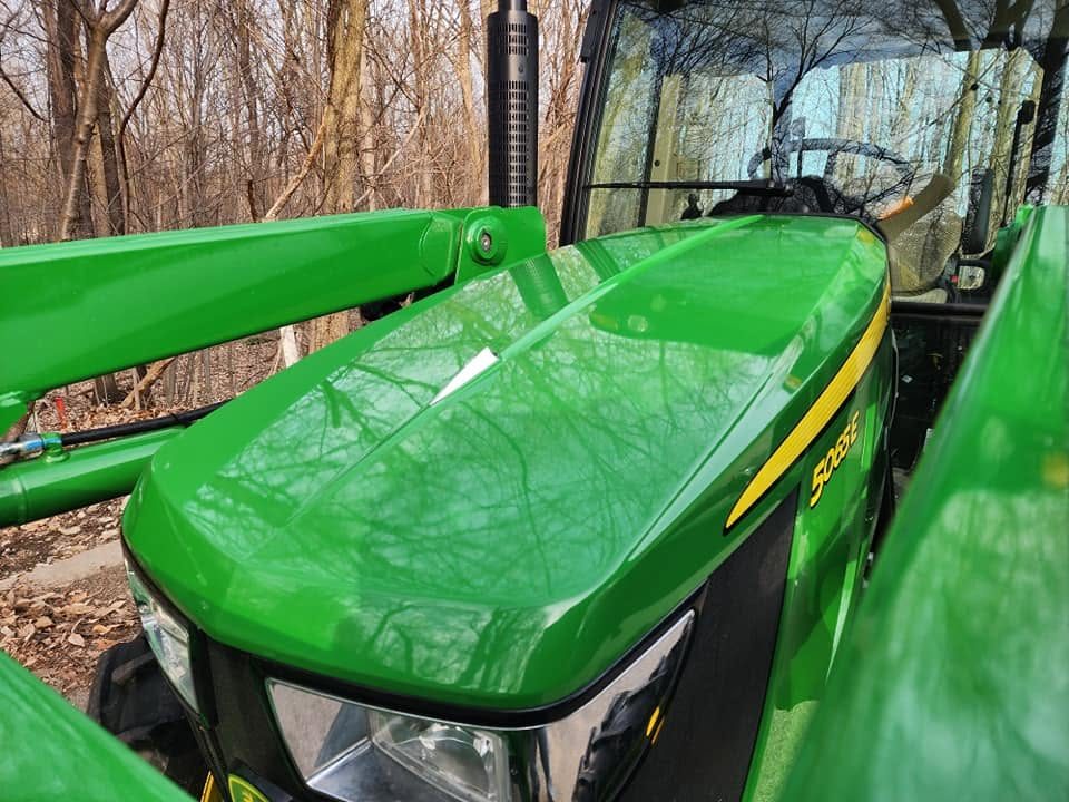 2021 John Deere 5065E + Implements! photo 31