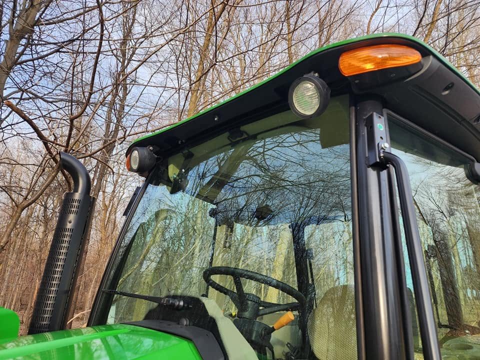 2021 John Deere 5065E + Implements! photo 32