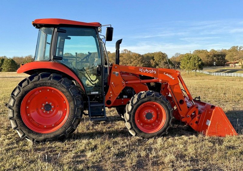 2023 Kubota M7060HDC photo 9
