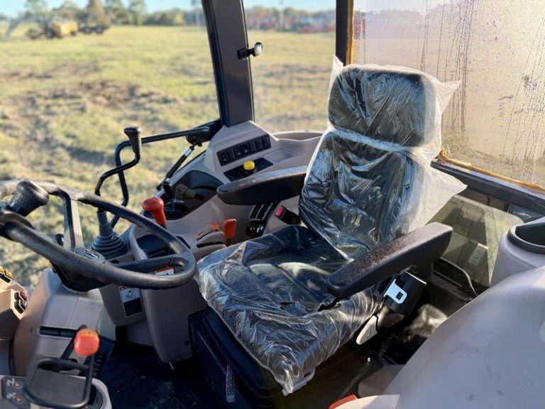 2023 Kubota M7060HDC photo 22