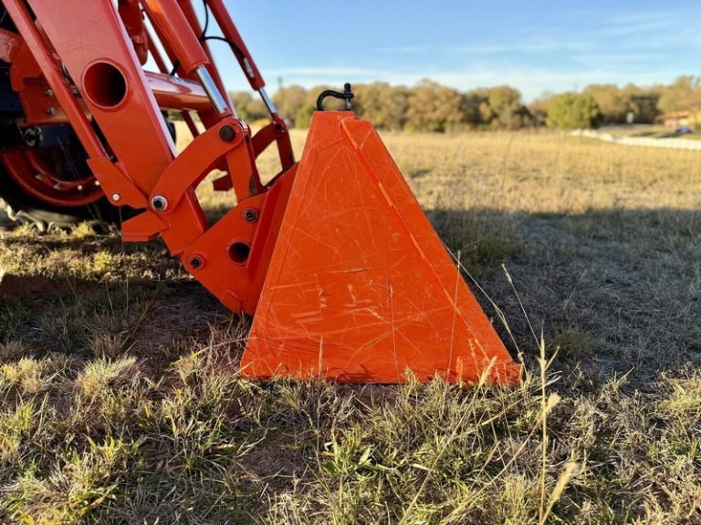 2023 Kubota M7060HDC photo 24