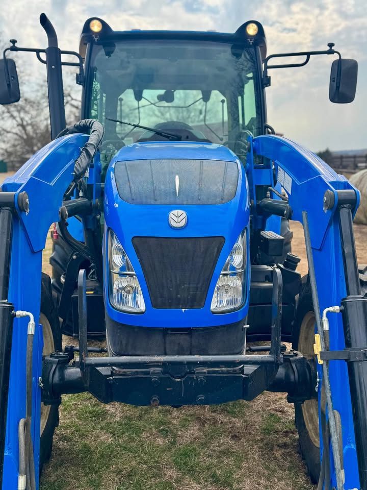 2022 New Holland Workmaster 120 photo 8