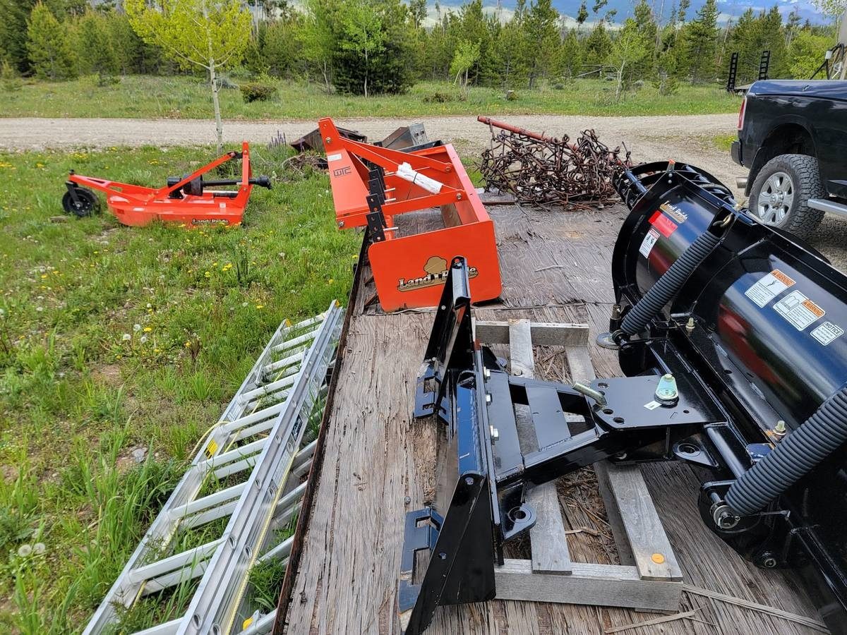 2016 Kubota M5-111 MFWD + Implements! photo 4