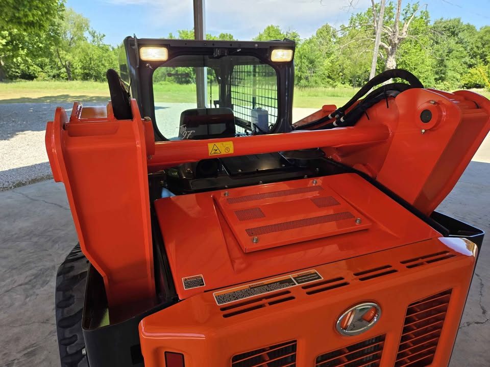 2022 Kubota SVL97-2 + Implements! photo 3