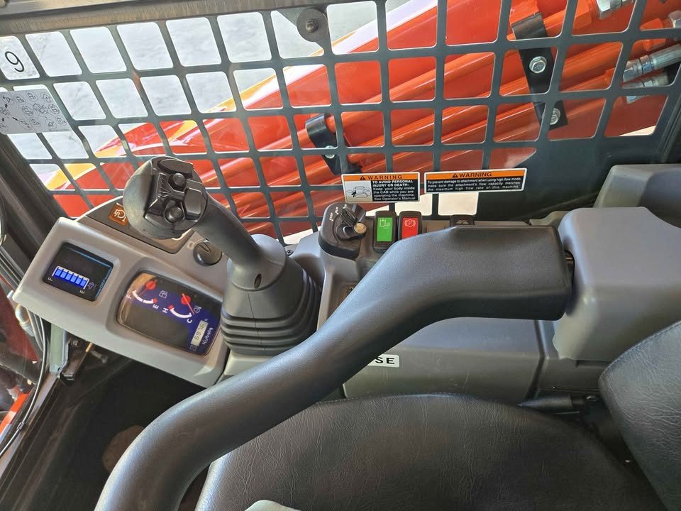 2022 Kubota SVL97-2 + Implements! photo 7