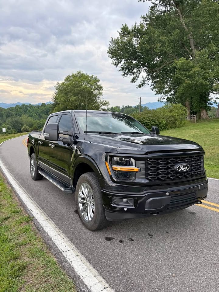 2024 Ford F150 XLT photo 10
