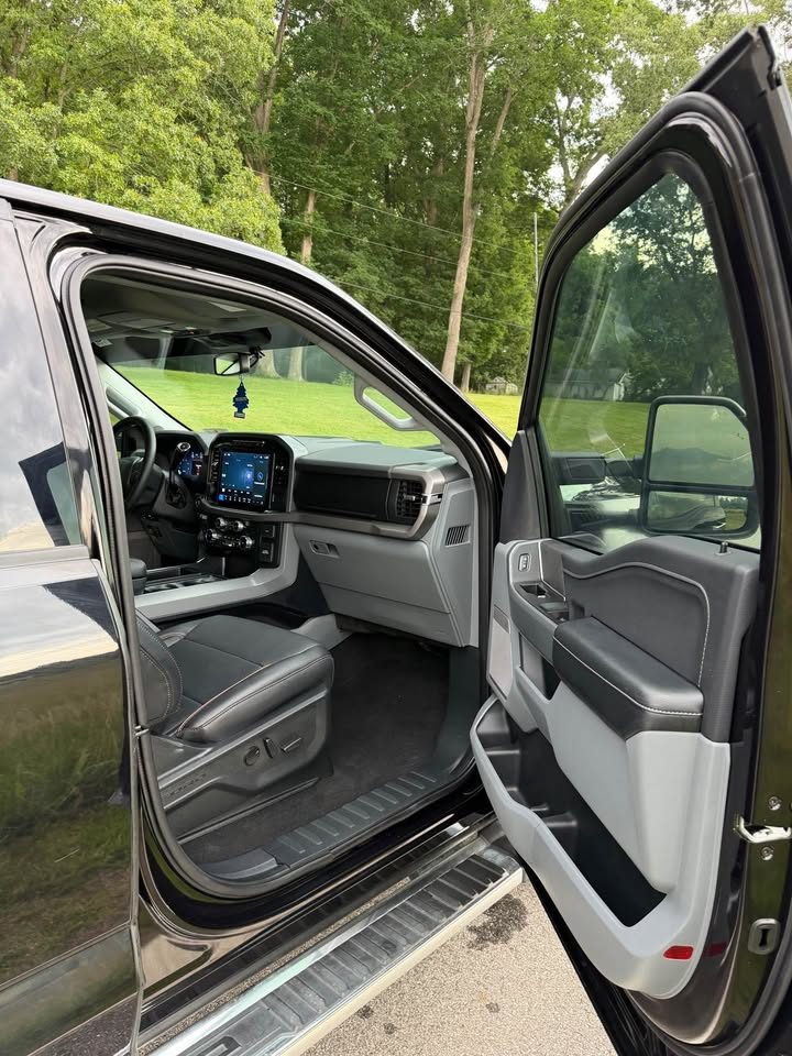 2024 Ford F150 XLT photo 16